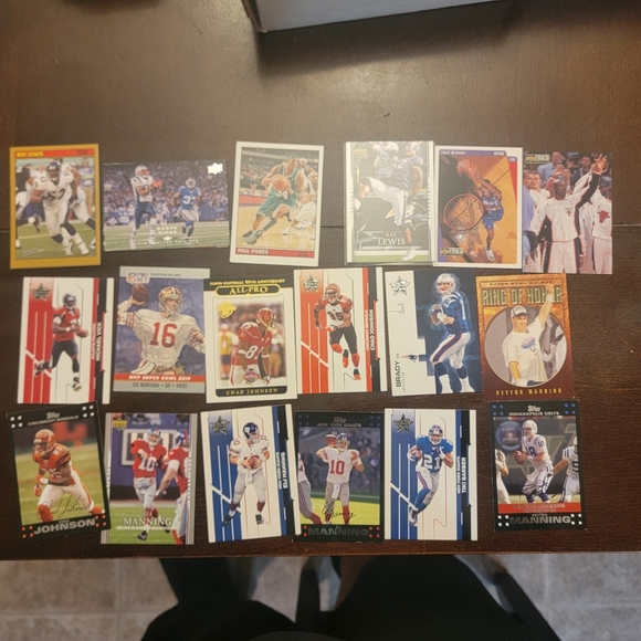 Baseball, basketball, football cards 1960's to 2010 - Picture 3 of 7